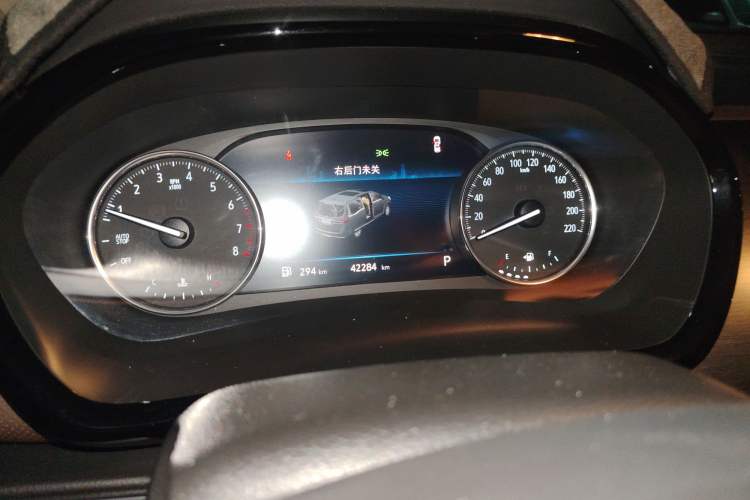 Used Buick GL8 2021 Land Cruiser Executive Class 652T Comfort Model