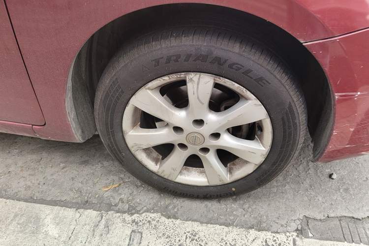 Used Nissan Tiida 2011 1.6L CVT Smart Version Right Front Wheel Hub