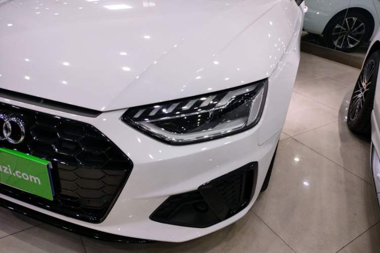 Used Audi A4L 2023 40 TFSI Luxury Dynamic Model
