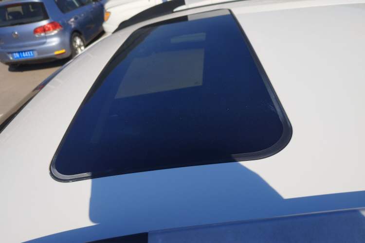 Used Baojun 560 2016 1.5T Manual Luxury Model Roof