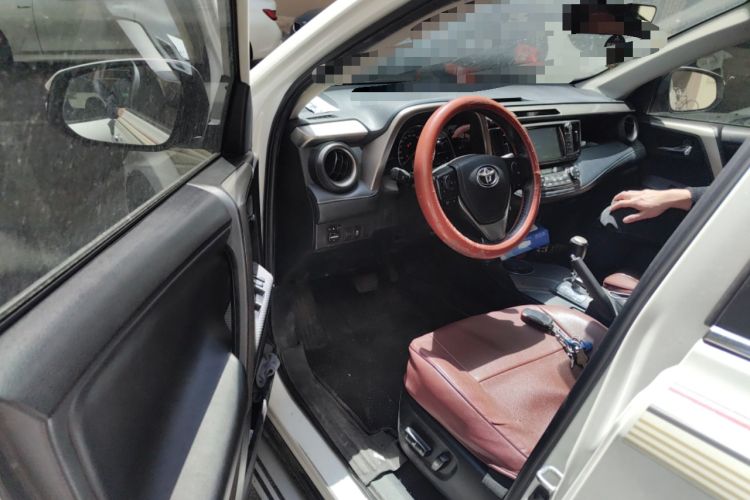 Used Toyota RAV4 2015 2.0L CVT Four-Wheel Drive New Edition
