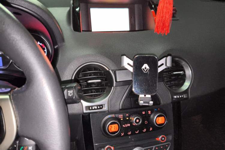 Used Renault Koleos 2012 2.5L Two-Wheel Drive Comfort Edition with Navigation