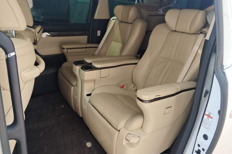 Used Toyota Vellfire 2020 Dual-Engine 2.5L HV Prestige Edition
