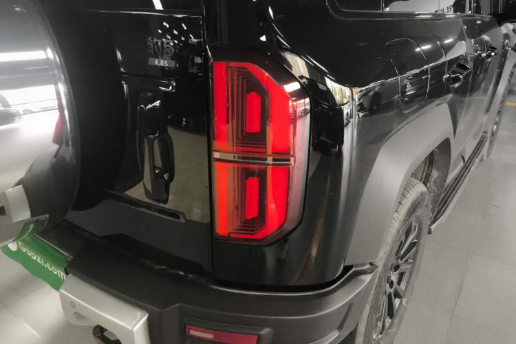 Used Formula Leopard 5 2023 Navigator Edition
