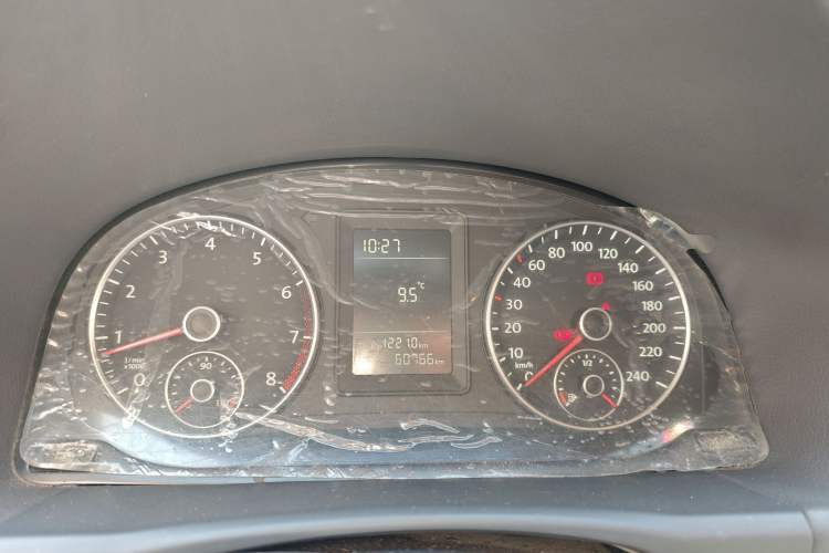 Used Volkswagen Touran 2011 1.4T Manual Zhiya Edition 5 Seats