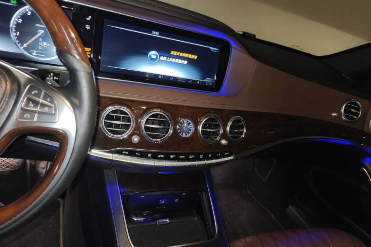 Used Mercedes-Benz Maybach S-Class 2016 S 400 4MATIC Audio And AC Panel