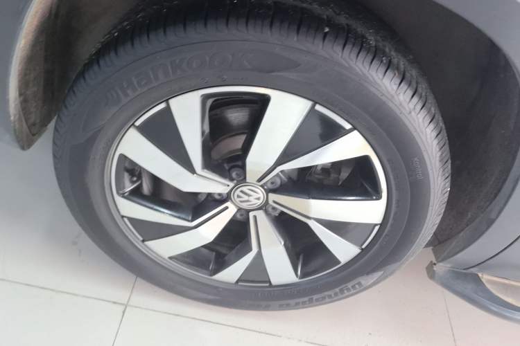 Used Volkswagen Tayron 2019 330TSI Two-Wheel-Drive Luxury Version China V Emission Standard
