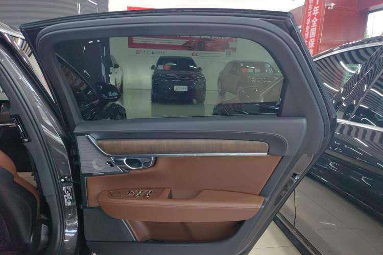 Used Volvo S90 2023 B5 Luxury Smart Edition