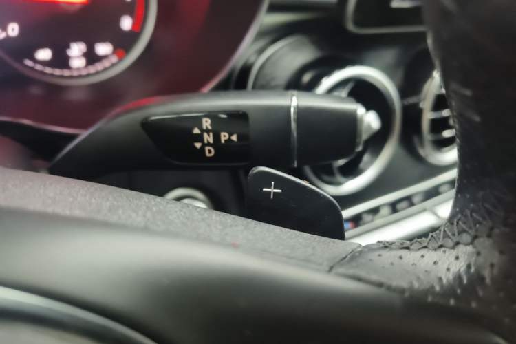 Used Mercedes-Benz C-Class 2018 C 180 L Fashion Edition Sport Version Gear Lever