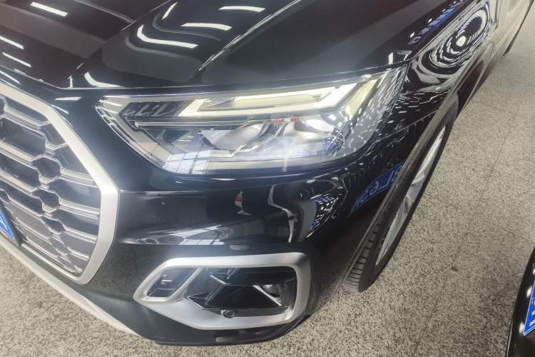 Used Audi Q5L 2022 40T Fashionable and Dynamic Model Left Front Headlight