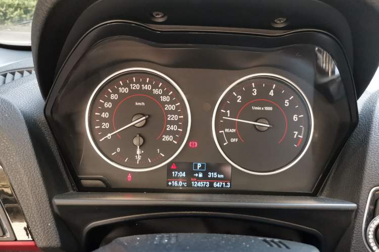 Used BMW 2 Series 2015 220i Convertible Coupe Leading Model
