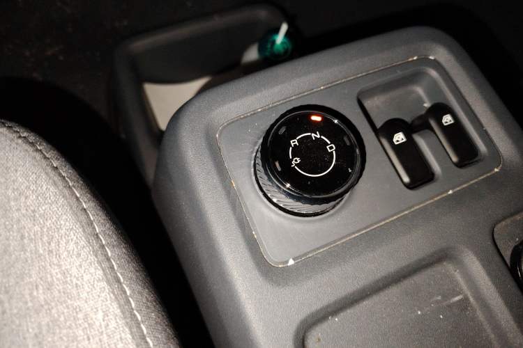 Used Wuling Yangguang 2025 Model 400km Bus Edition—Comfort Edition
