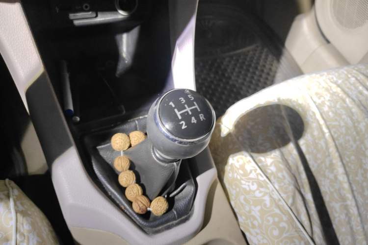 Used Soueast V5 Lingzhi 2013 1.5L Manual Comfort Model CNG Gear Lever