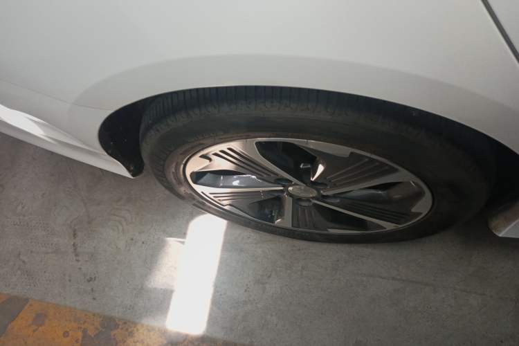 Used Hyundai Sonata Plug-in Hybrid 2018 2.0 PHS Smart Connect Version China VI Standard Right Rear Wheel Hub