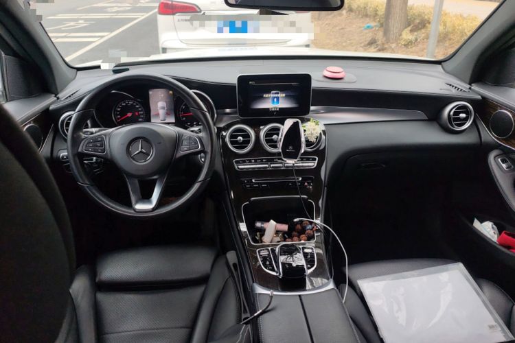 Used Mercedes-Benz GLC 2018 Facelift GLC 260 4MATIC Luxury Edition
