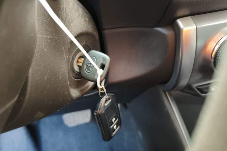 Used Toyota YARiS L Zhi Xuan 2015 1.5E Automatic Charm Edition Vehicle Key