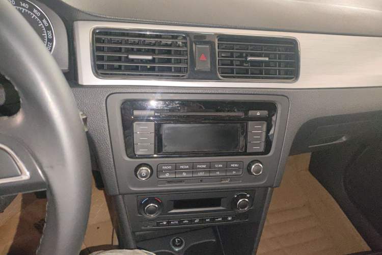 Used Skoda Rapid Spaceback 2014 1.4 TSI DSG Trend Edition