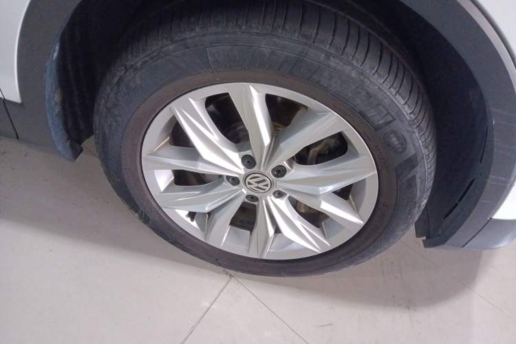 Used Volkswagen Tiguan 2018 330TSI All-Wheel-Drive Innovation Model Right Front Wheel Hub