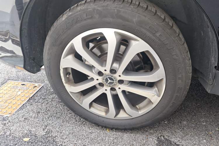 Used Mercedes-Benz GLE 2018 GLE 320 4MATIC Dynamic Edition Collector's Edition Right Rear Wheel Hub