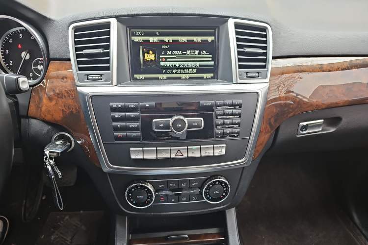 Used Mercedes-Benz M-Class 2014 ML 400 4MATIC Dynamic Model