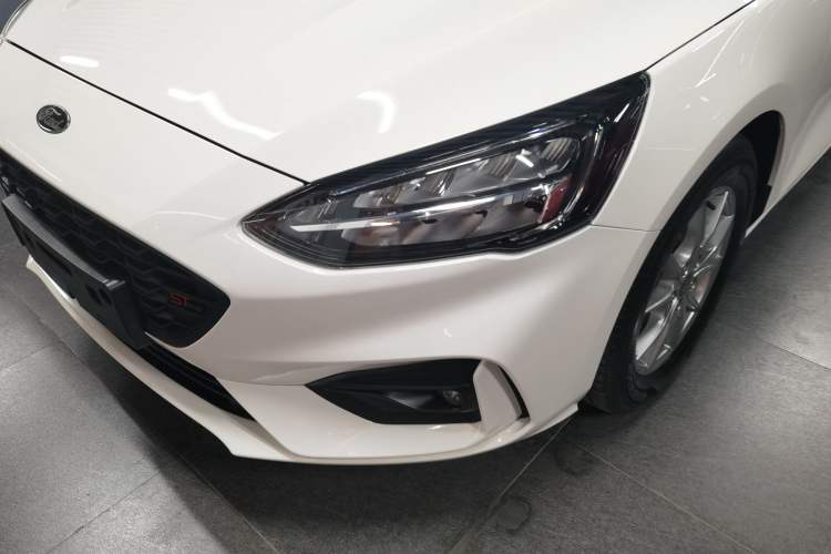 Used Ford Focus 2021 Hatchback EcoBoost 180 Automatic Titanium Edition Left Front Headlight