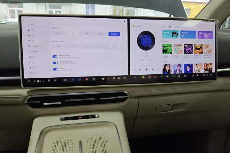 Used VOYAH Dream 2025 PHEV Four-Wheel Drive Excellence Kunpeng Edition Audio And AC Panel