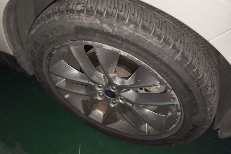 Used Ford Edge 2015 2.0T GTDi Four-Wheel Drive Prestige Model
