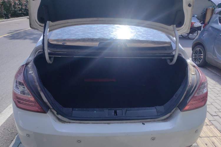 Used Geely Auto Classic Emgrand 2013 Sedan 1.8L Manual Elite Model
