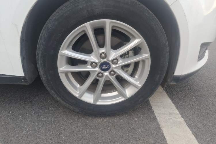 Used Ford Focus 2017 Hatchback EcoBoost 180 Automatic Elite Model Right Front Wheel Hub