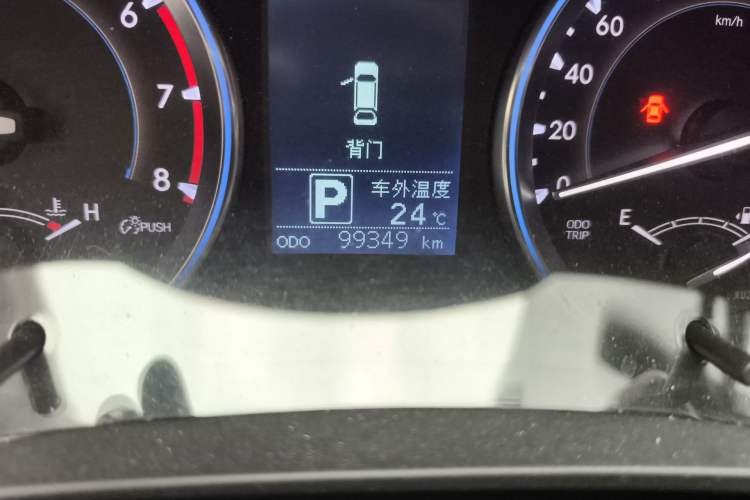 Used Toyota Highlander 2015 2.0T Four-Wheel Drive Luxury Edition 7-Seater Odometer Close Up