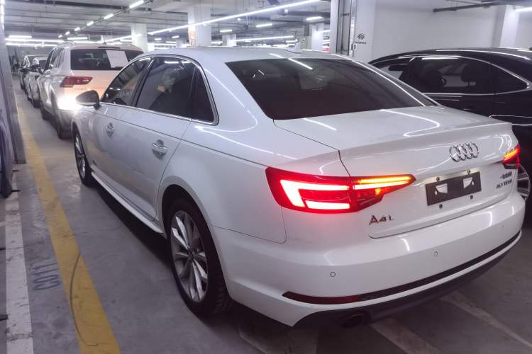 Used Audi A4L 2018 30th Anniversary Edition 40 TFSI Fashion Model Rear Left 45 Deg