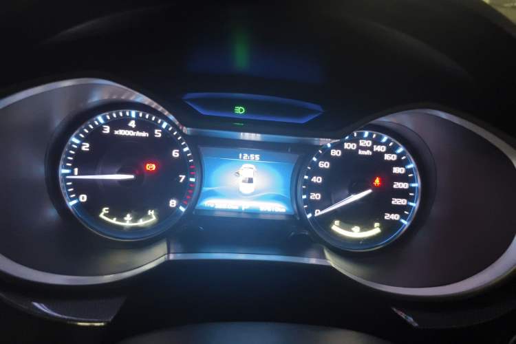 Used Geely Auto Emgrand 2017 Sedan Million Edition 1.5L CVT Upward Version Instrument Cluster