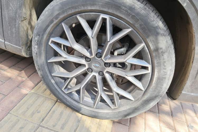 Used CHANGAN OSHAN Z6 2022 Blue Whale 1.5T DCT Smart Edition Right Front Wheel Hub