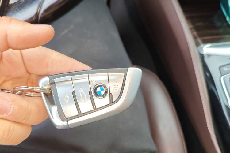 Used BMW 5 Series 2018 530Li Leading Model M Sport Package Vehicle Key