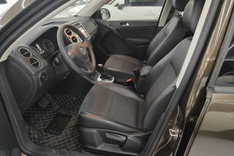 Used Volkswagen Tiguan 2016 280TSI Automatic Two-Wheel-Drive Silk Road Style Edition Left Front Seat