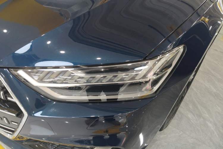 Used Audi A7L 2022 55 TFSI quattro S-line Zhiyuan Crystal Flow Package
