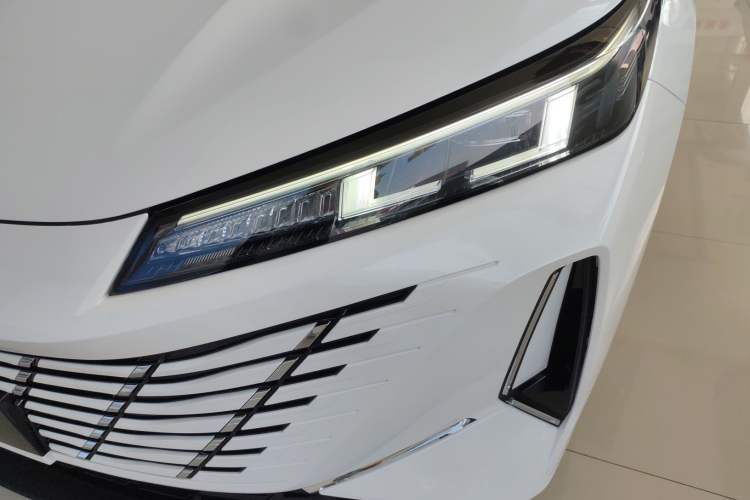 Used CHANGAN Eado 2025 Blue Whale 1.5T 500Bar Prestige Model