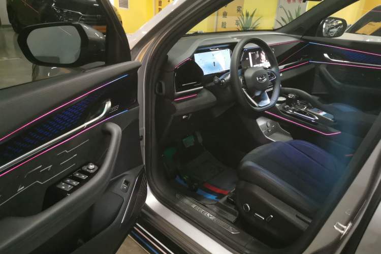 Used Geely Auto Monjaro L 2024 2.0TD High-Power Automatic Two-Wheel Drive Yunqi Version