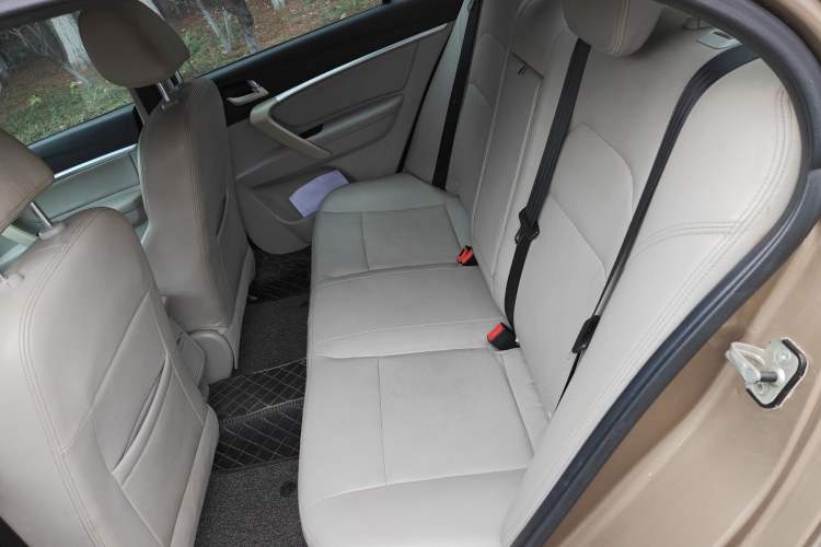 Used Geely Auto Emgrand 2014 Sedan 1.5L Manual Elite Model
