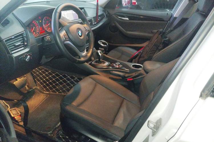 Used BMW X1 2015 sDrive18i Leading Edition
