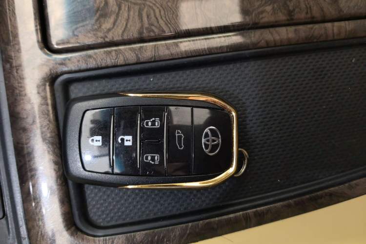 Used Toyota Alphard 2023 Dual-Motor 2.5L Premium Golden Edition