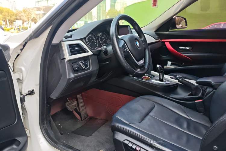 Used BMW 3 Series GT 2014 320i Leading Model
