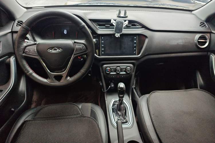 Used Chery Tiggo 3X 2018 1.5L Automatic Elite Edition Center Console