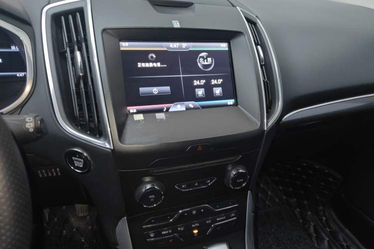 Used Ford Edge 2015 2.0T GTDi Two-Wheel-Drive High-Line Version