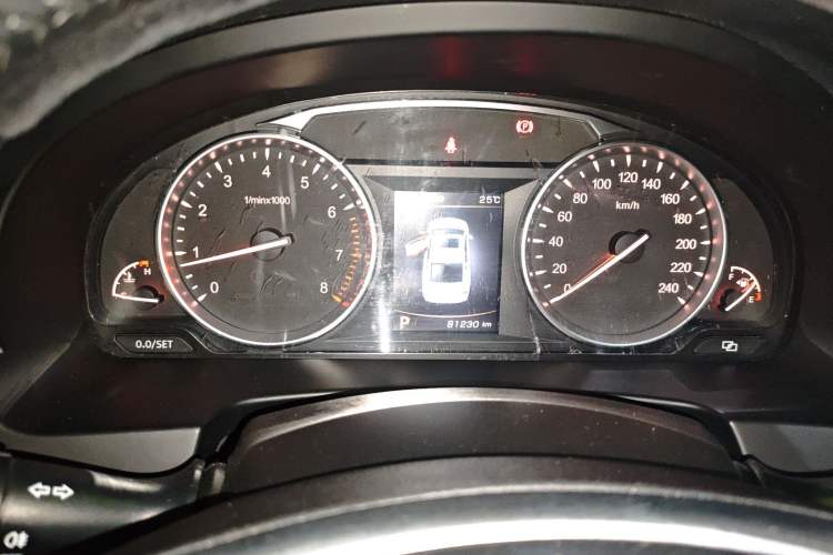 Used Geely Auto Emgrand GT 2017 1.8T Comfort Model Odometer Close Up