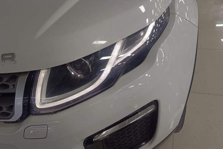 Used Land Rover Range Rover Evoque 2018 240 PS SE Smart Brilliance Edition
