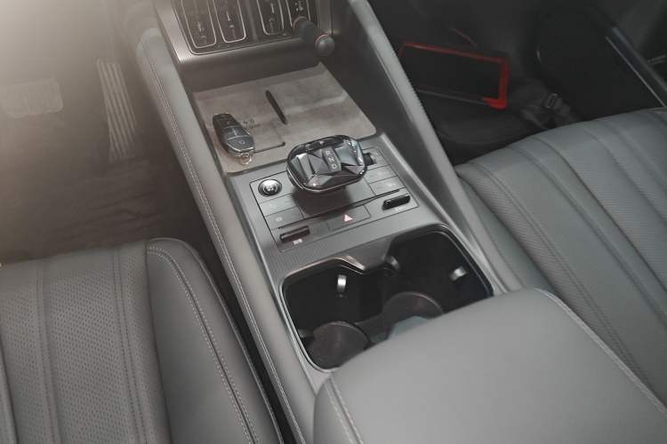 Used BYD Song L EV 2025 662 km Ultra-Range Version Gear Lever