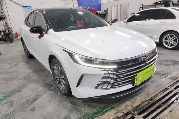 Used BYD Destroyer 05 2024 HONOR Edition DM-i 55KM Luxury Model Front Right 45 Deg