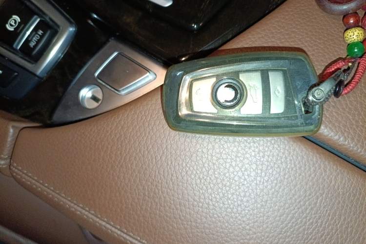 Used BMW 5 Series 2014 525Li Leading Model