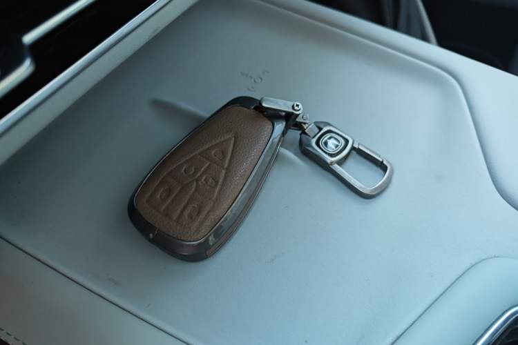 Used Changan UNI-Z New Energy 2024 Blue Whale Smart Electric iDD 125km Beyond Edition